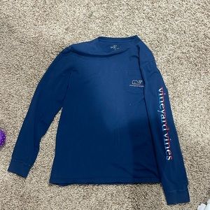 older, vineyard, vines, long sleeve T size M